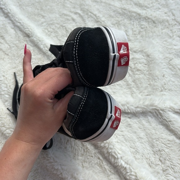 Vans Old Skool Black White Sneakers | Classic Low Tops | Worn Condition Youth 4 - Picture 6 of 9